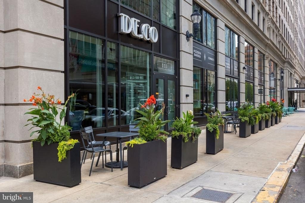 200 W 10th Street - Photo 19