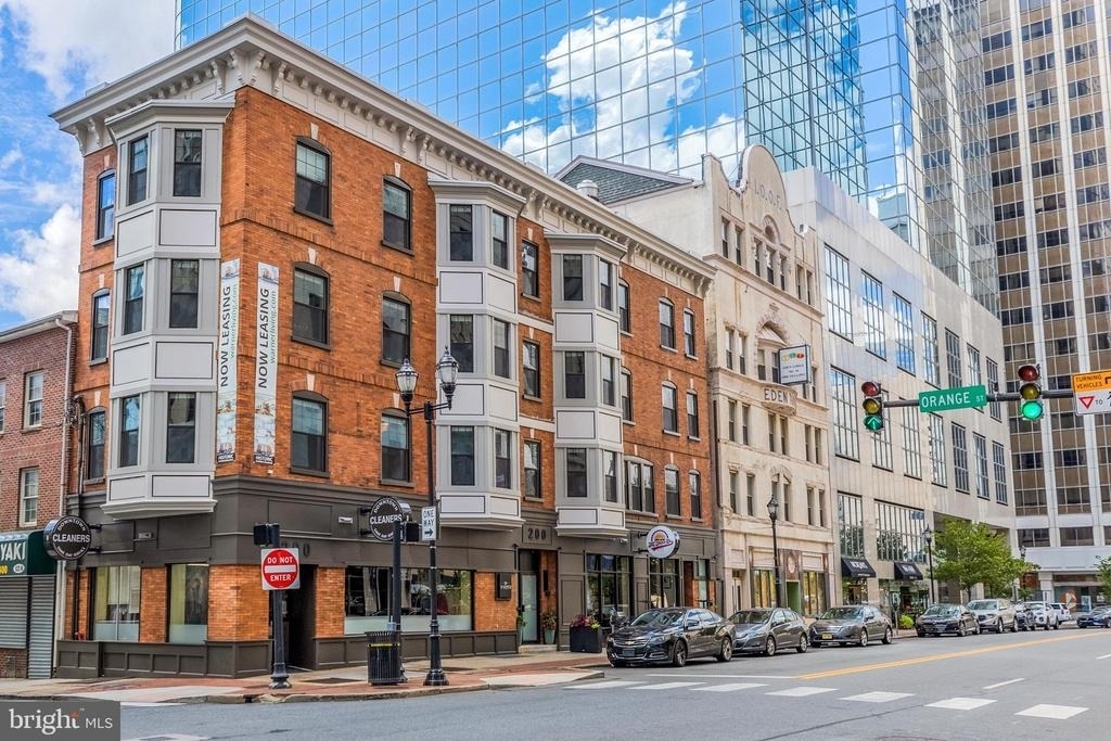 200 W 10th Street - Photo 16