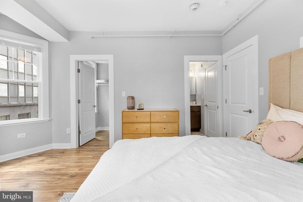 200 W 10th Street - Photo 12