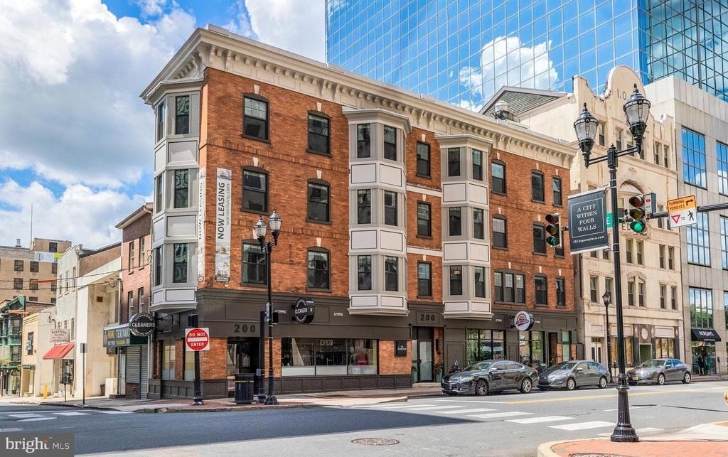 200 W 10th Street - Photo 1