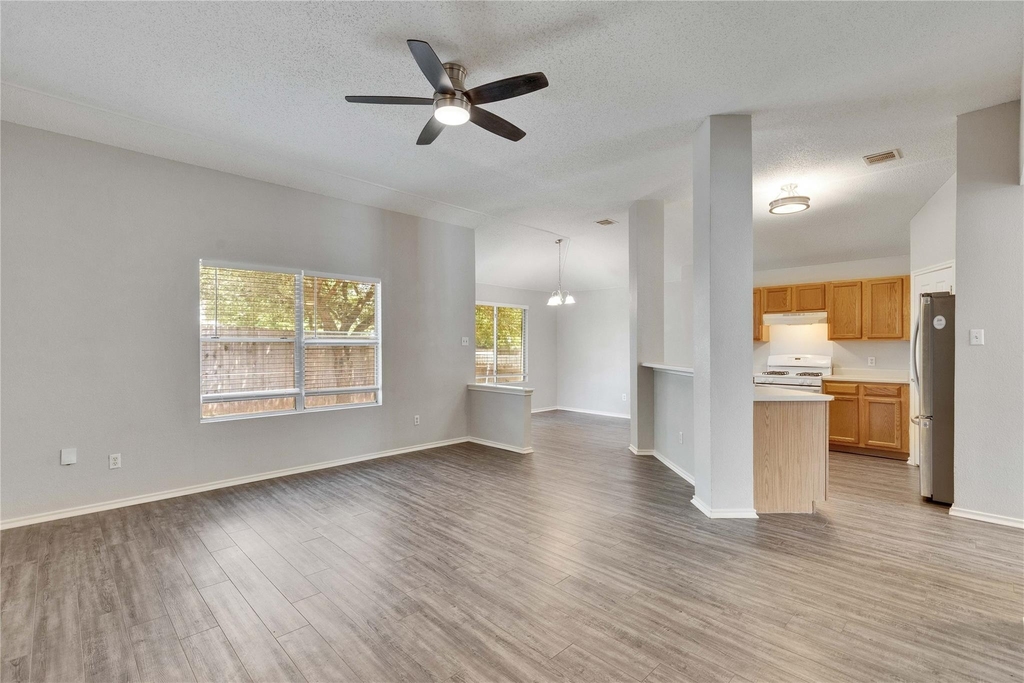 1403 Gulf Way - Photo 2