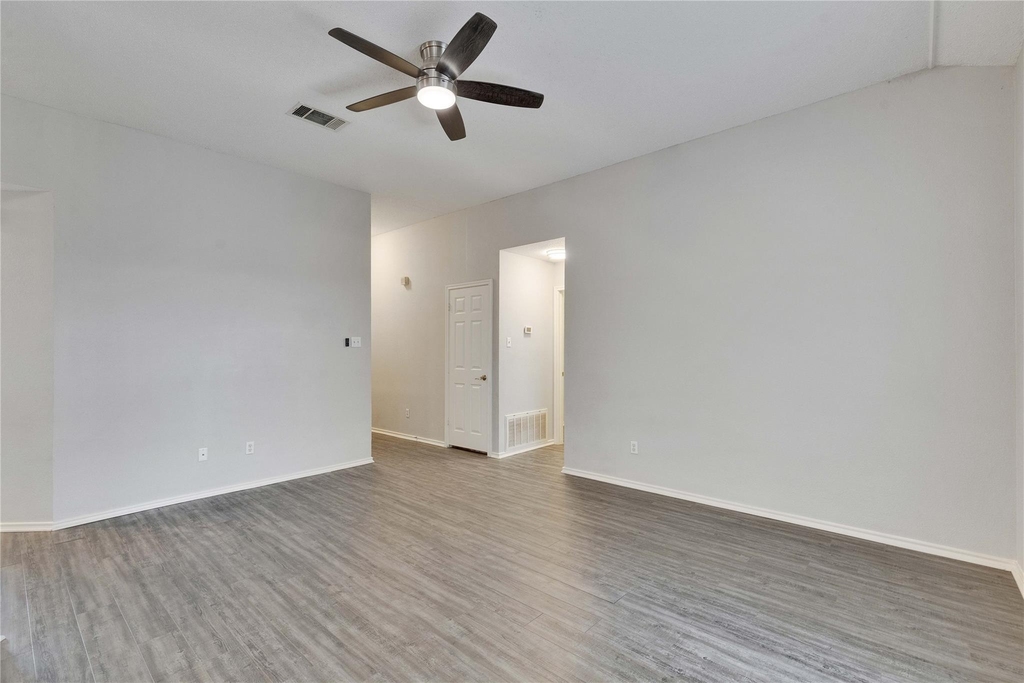 1403 Gulf Way - Photo 9
