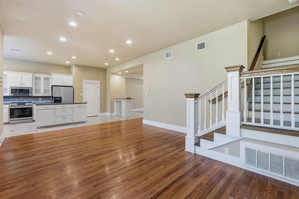 1305 Cometa St - Photo 1