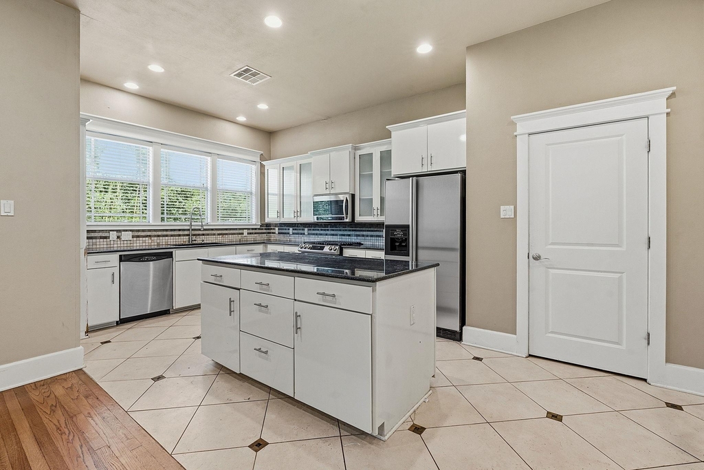 1305 Cometa St - Photo 5