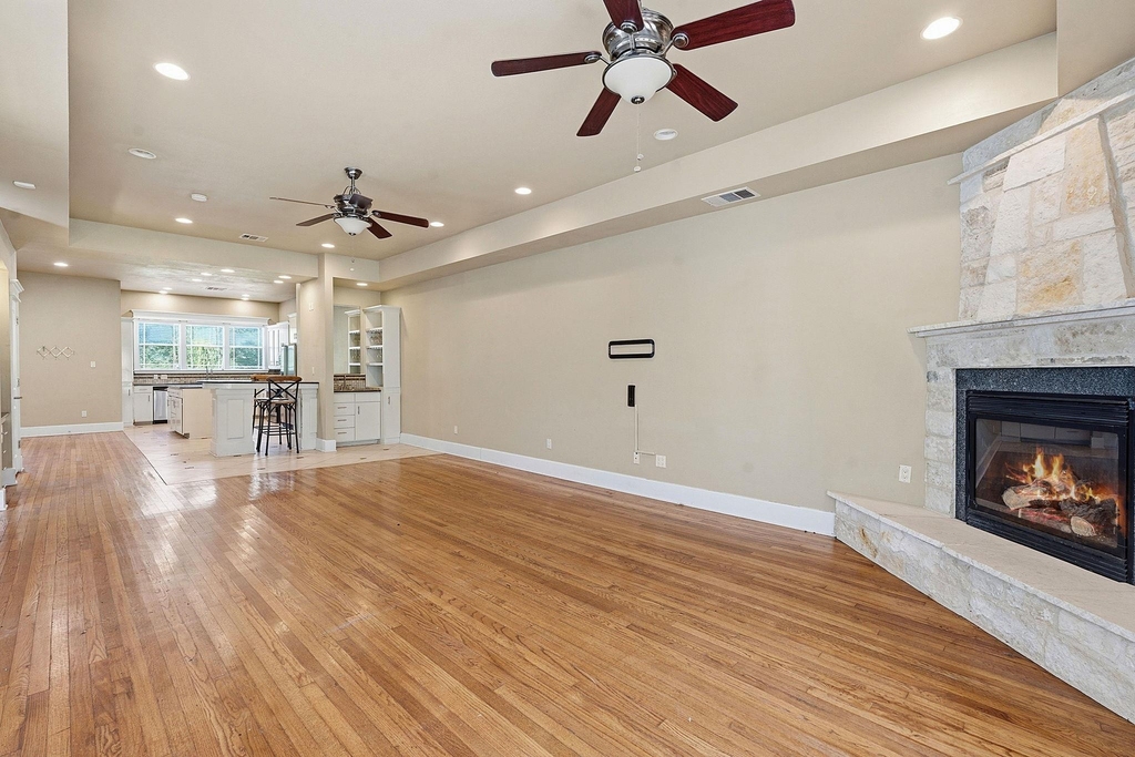 1305 Cometa St - Photo 4