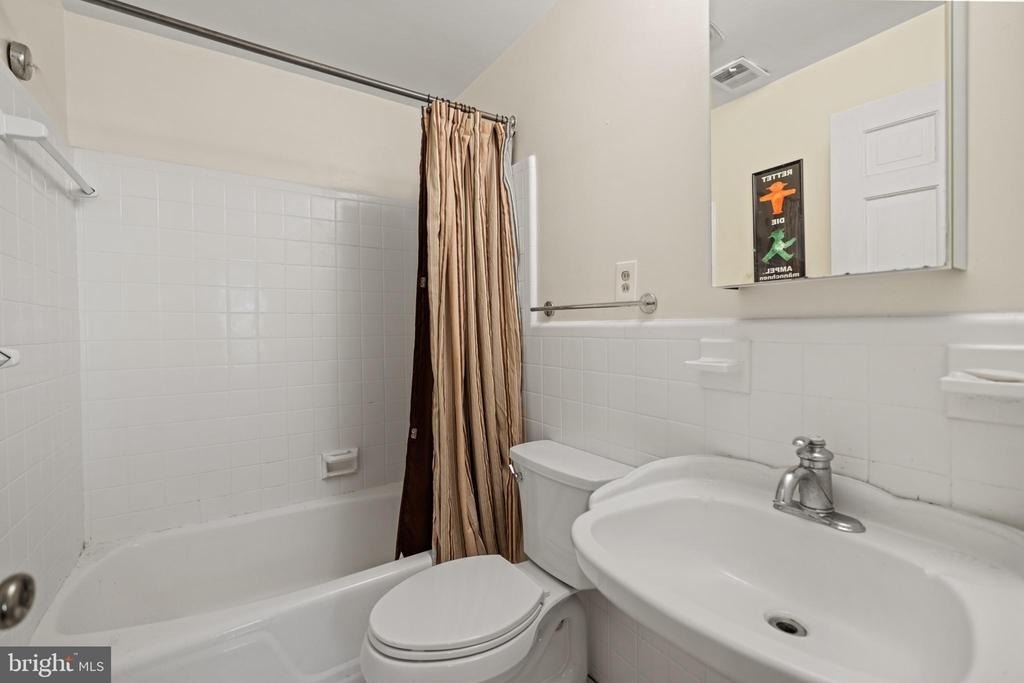 2426 I Street Nw - Photo 3