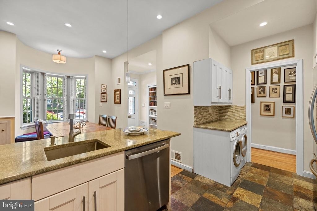 2426 I Street Nw - Photo 26