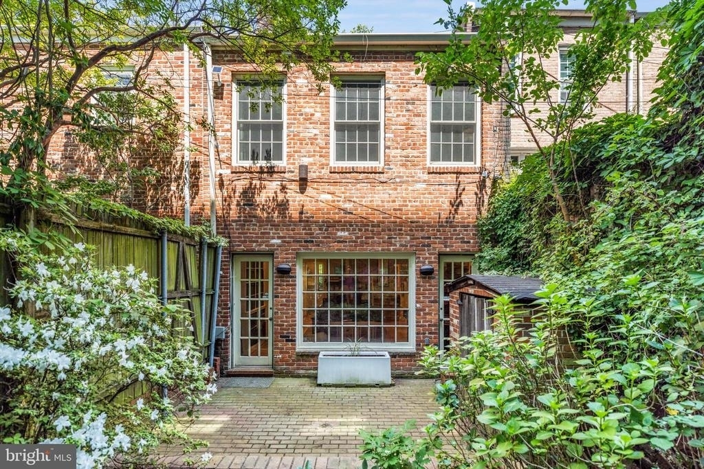 2426 I Street Nw - Photo 14
