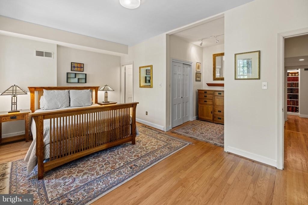 2426 I Street Nw - Photo 4