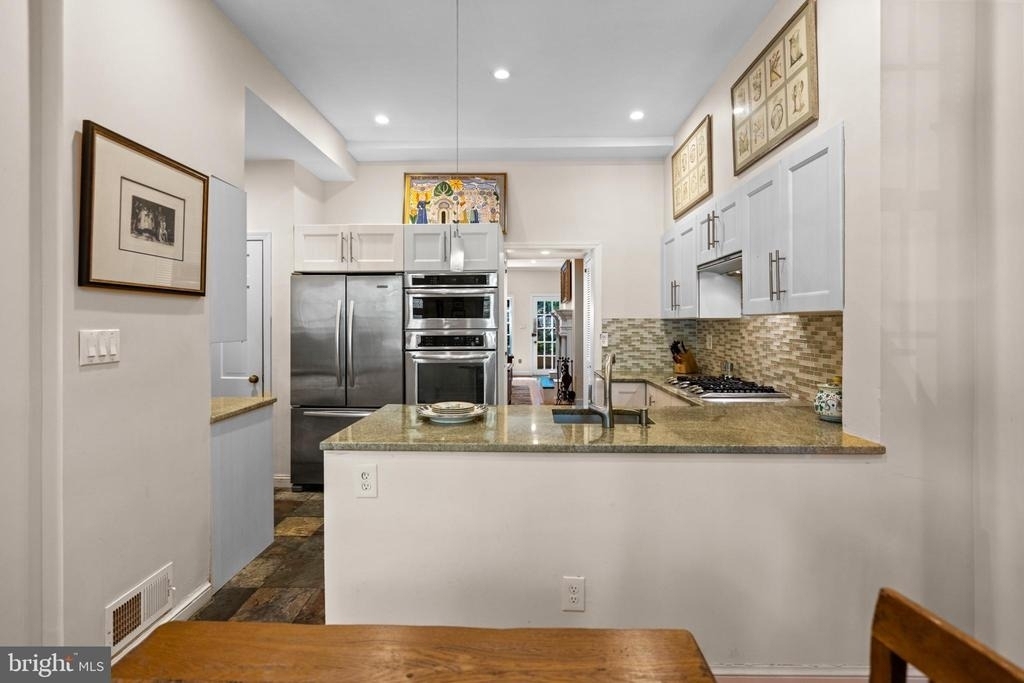 2426 I Street Nw - Photo 30