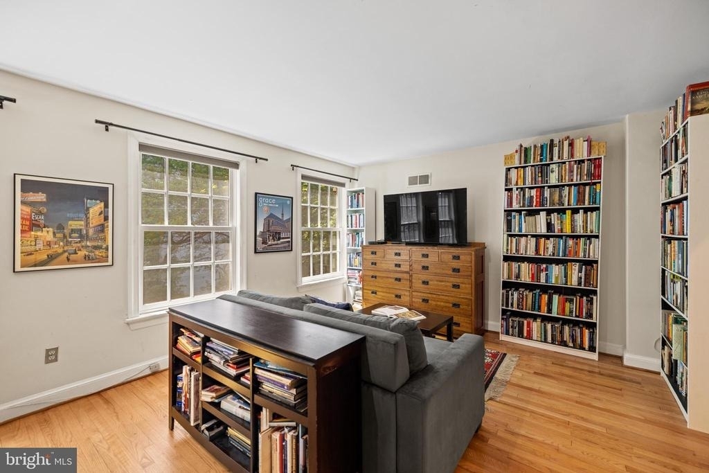 2426 I Street Nw - Photo 7