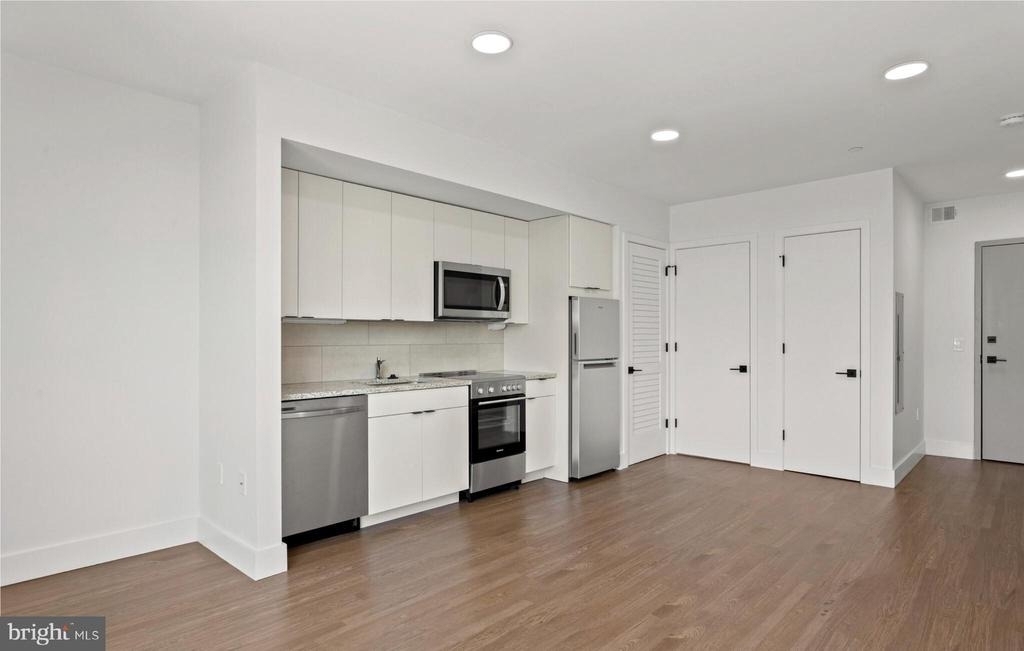 2415 37th St Nw - Photo 12