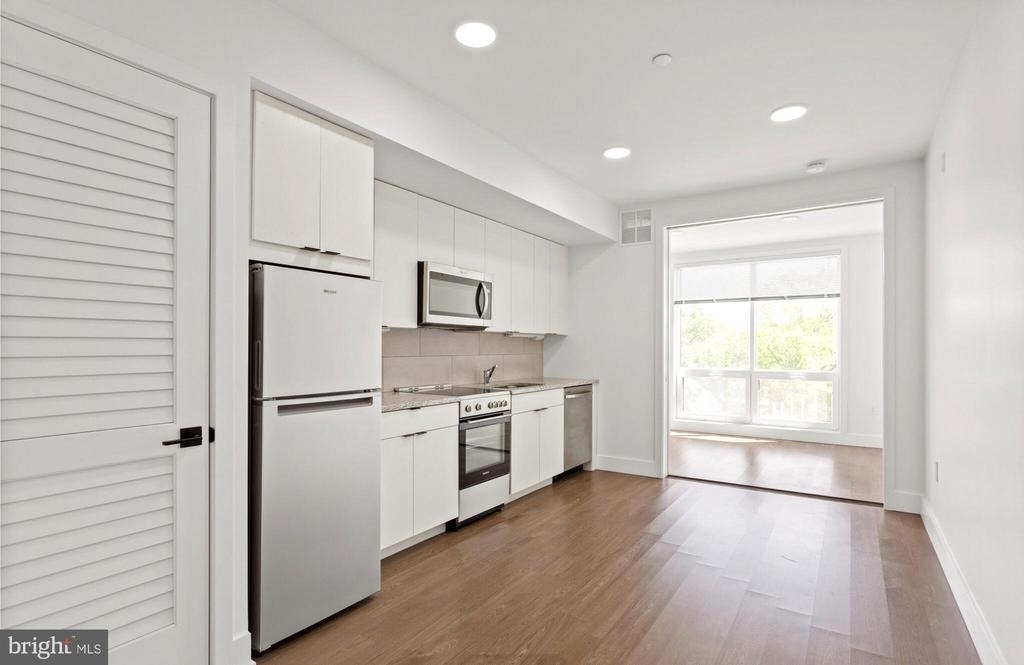 2415 37th St Nw - Photo 14