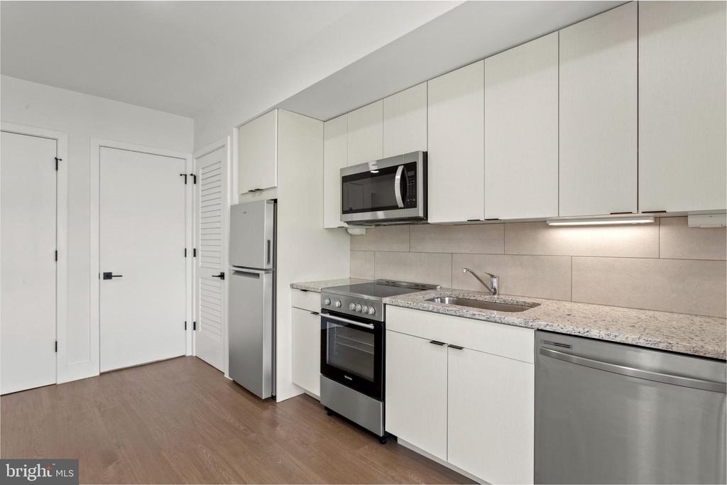 2415 37th St Nw - Photo 17