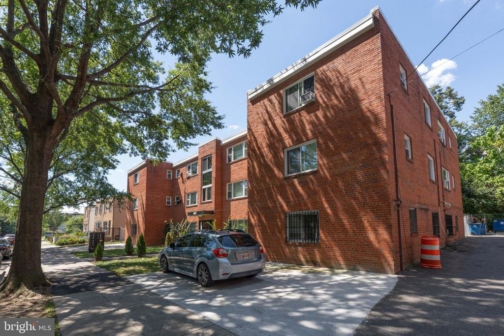 610 57th Street Ne - Photo 17
