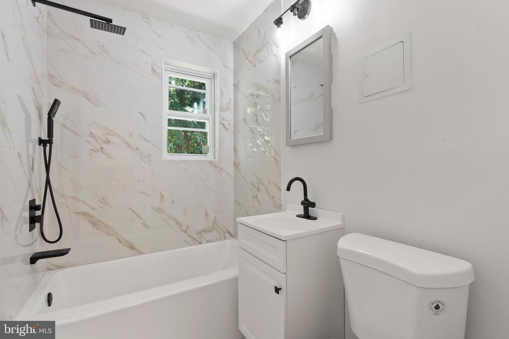 610 57th Street Ne - Photo 11