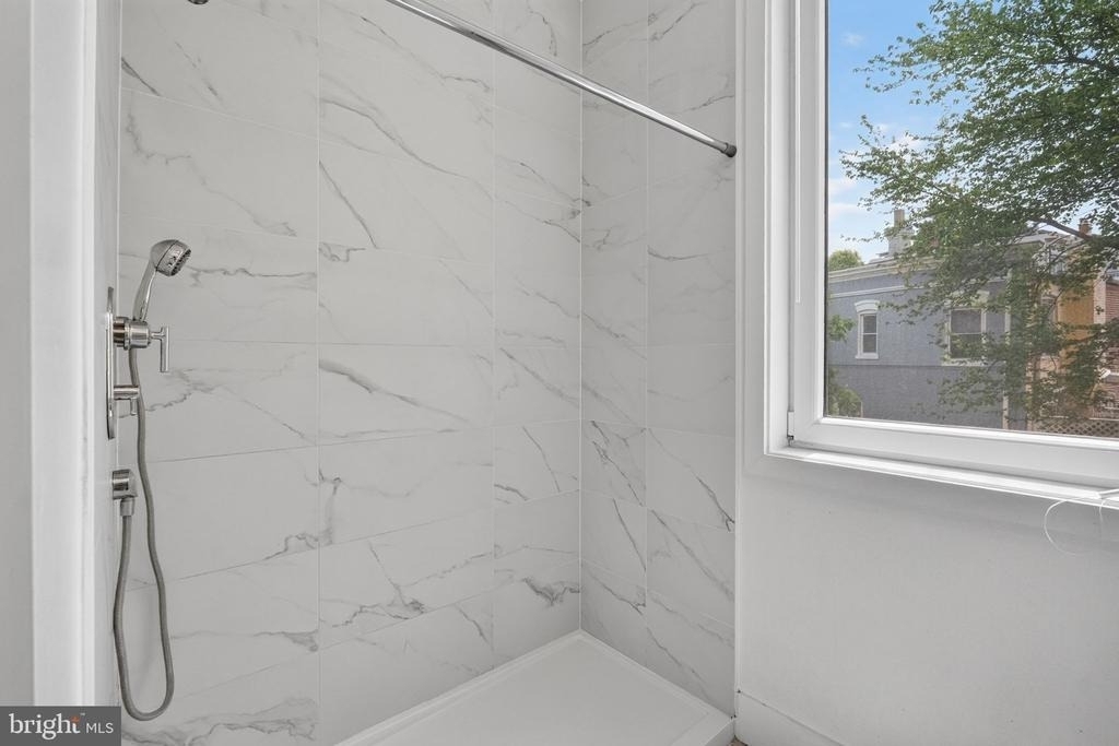 1731 Kalorama Road Nw - Photo 18