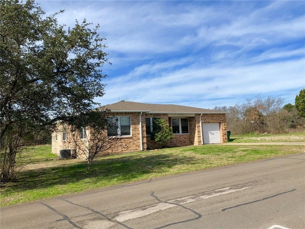 307 S Mustang Ave - Photo 0