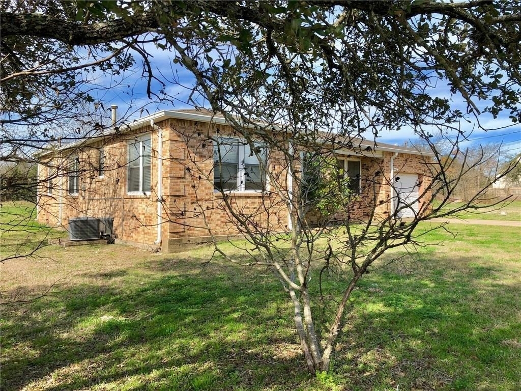 307 S Mustang Ave - Photo 1