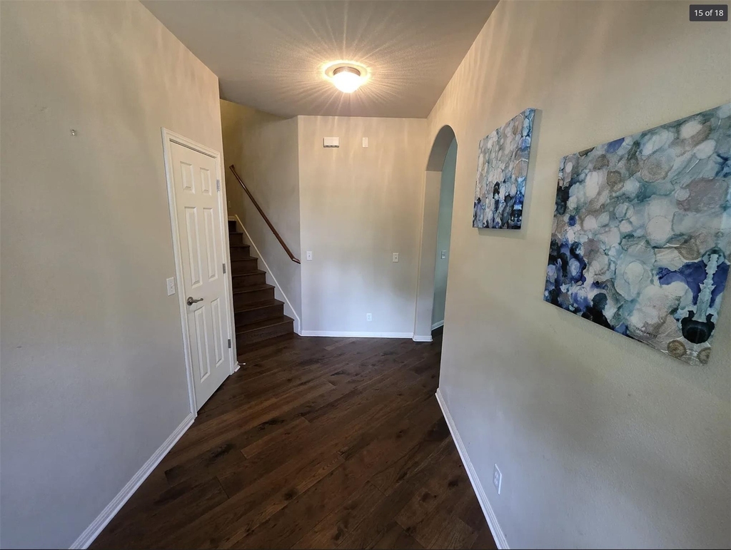 7901 Southwest Pkwy - Photo 14
