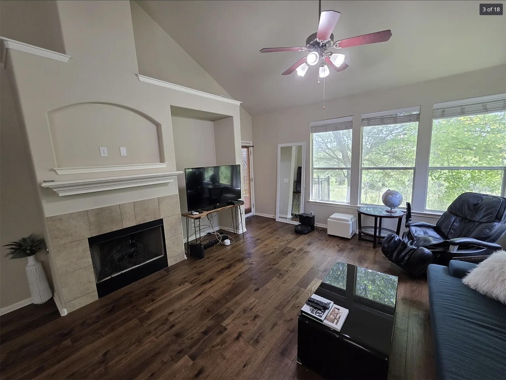 7901 Southwest Pkwy - Photo 2