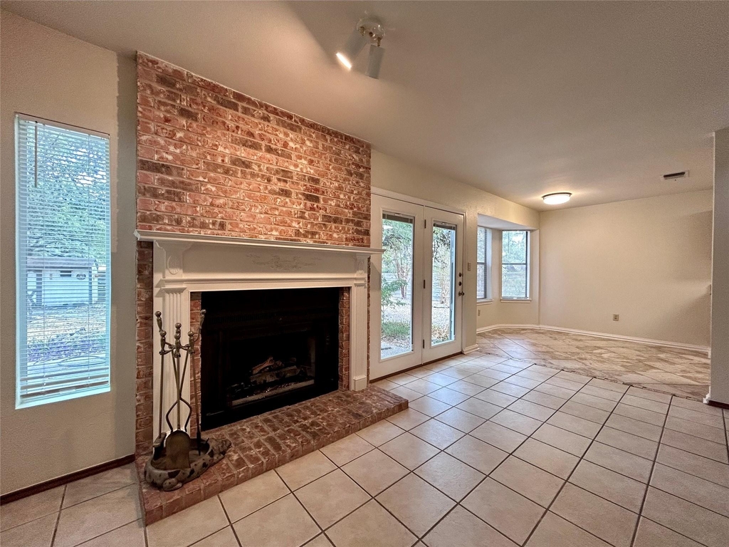 57 Woodcreek Dr - Photo 2