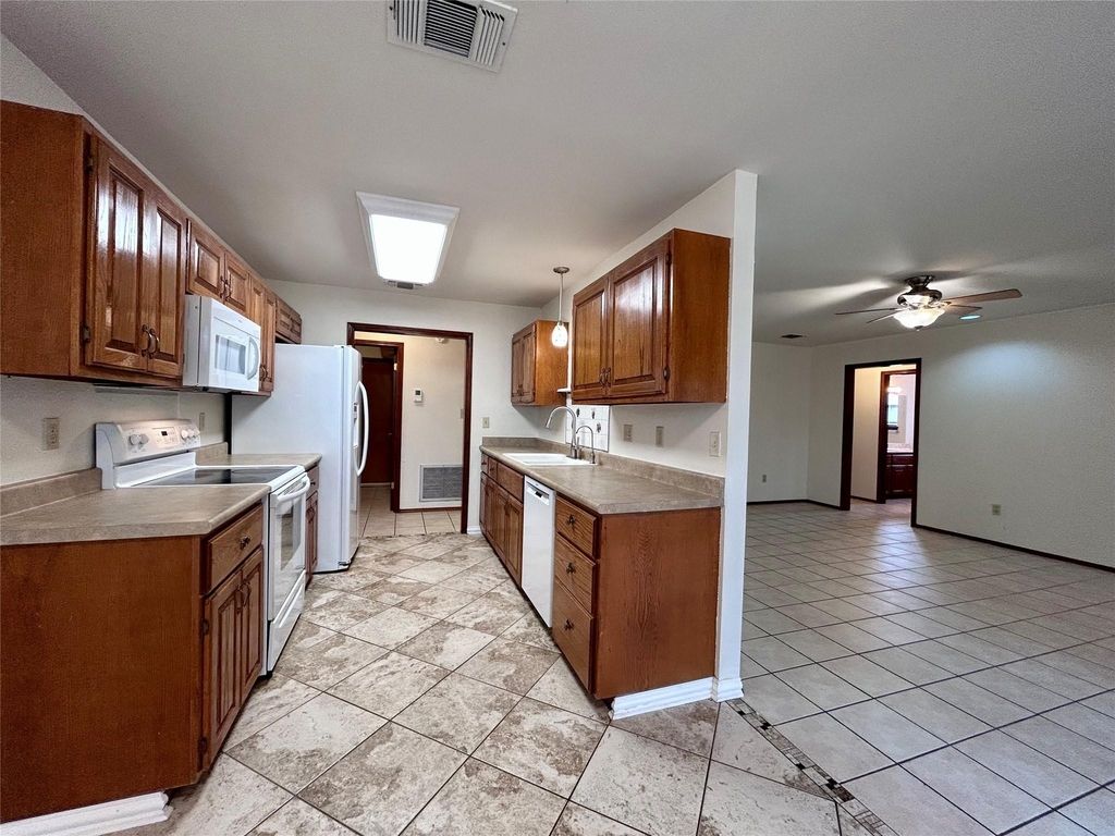 57 Woodcreek Dr - Photo 4