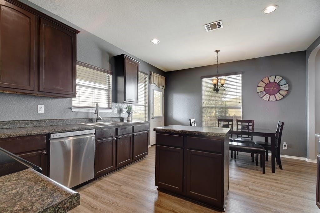2234 Lakeline Dr - Photo 10