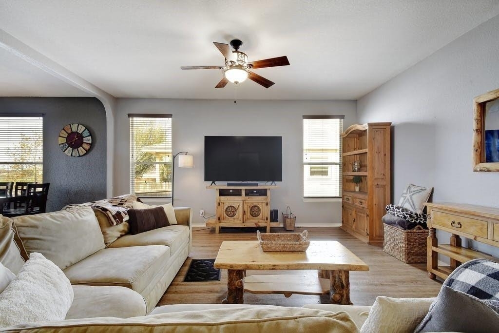 2234 Lakeline Dr - Photo 2
