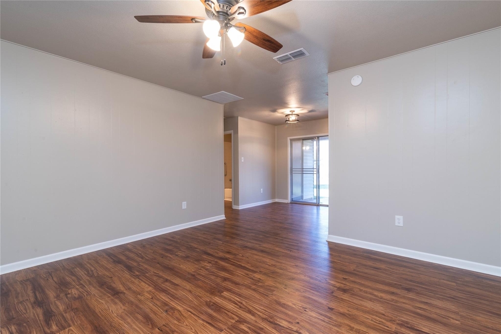 97 Peach St - Photo 3