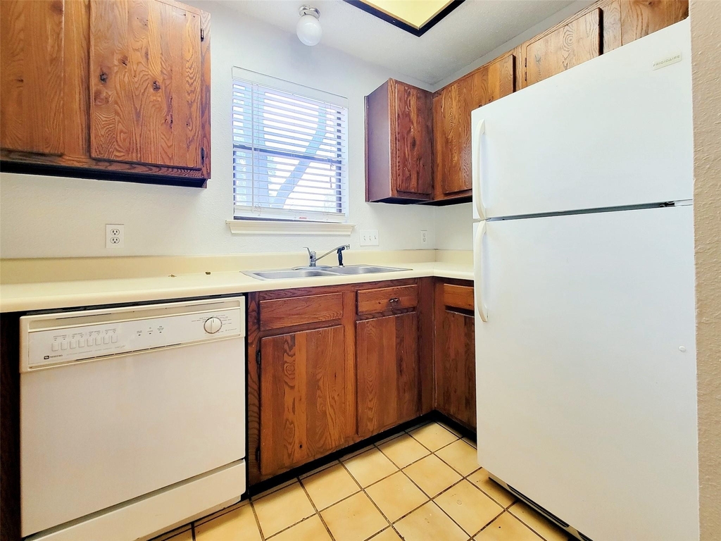 11970 Jollyville Rd - Photo 8