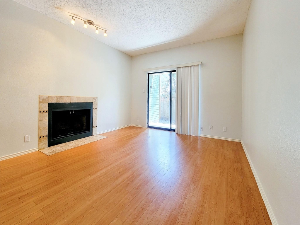 11970 Jollyville Rd - Photo 4