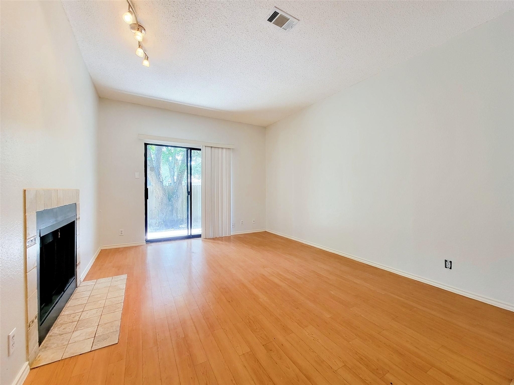 11970 Jollyville Rd - Photo 5