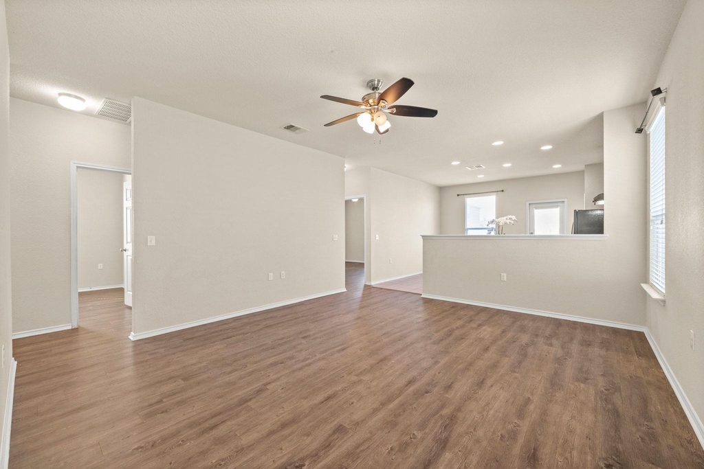 5704 Levenwood Ln - Photo 4