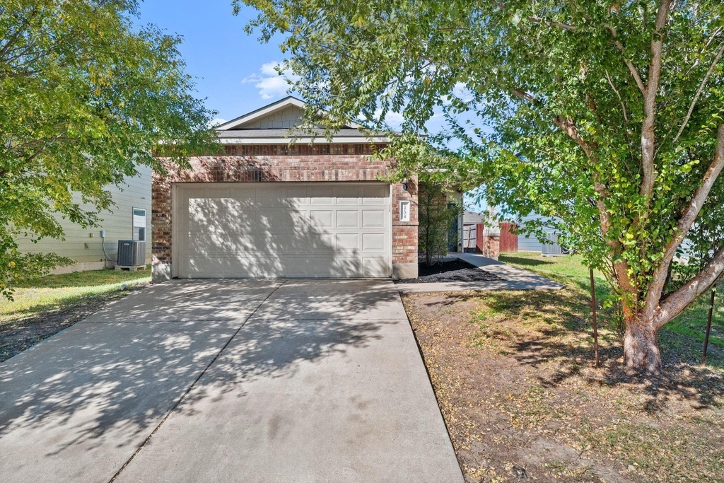 5704 Levenwood Ln - Photo 1