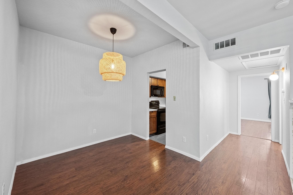 1509 W 39 1/2 St - Photo 5