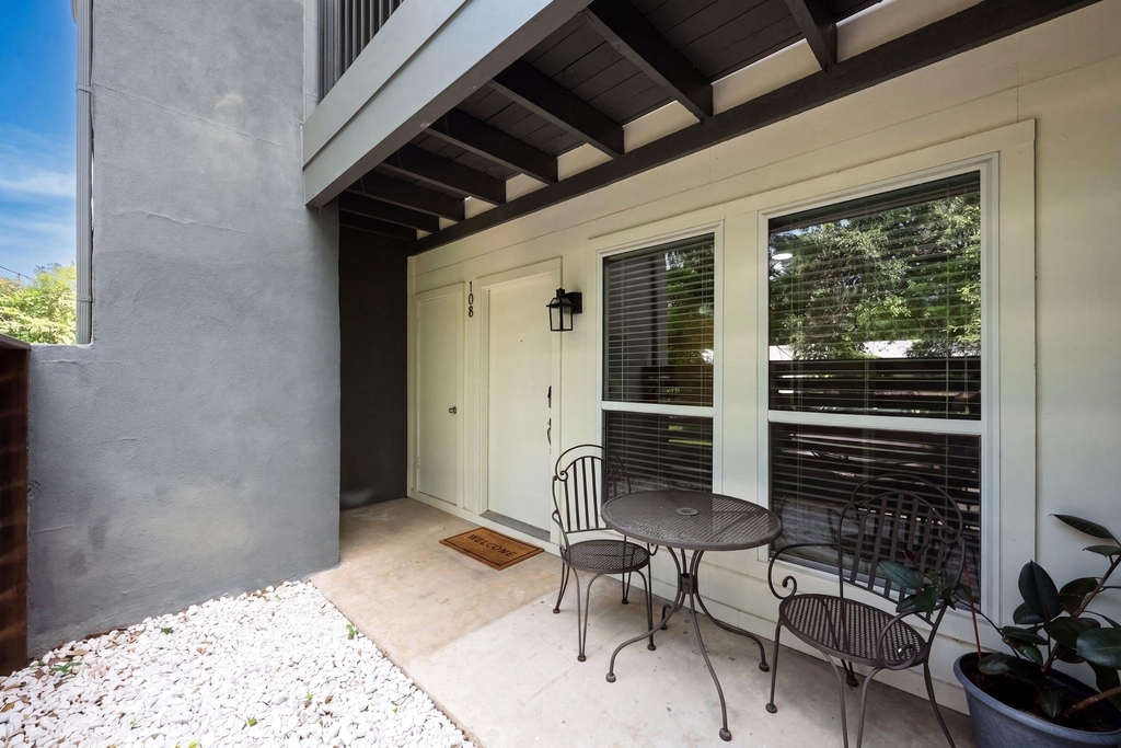 1509 W 39 1/2 St - Photo 20
