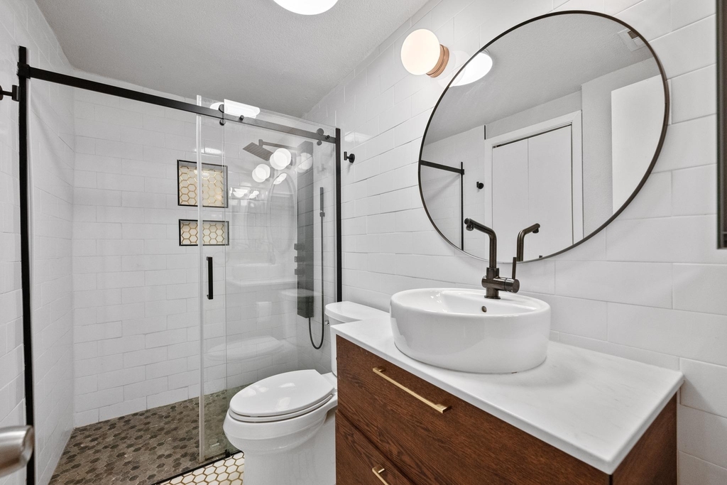 1509 W 39 1/2 St - Photo 14