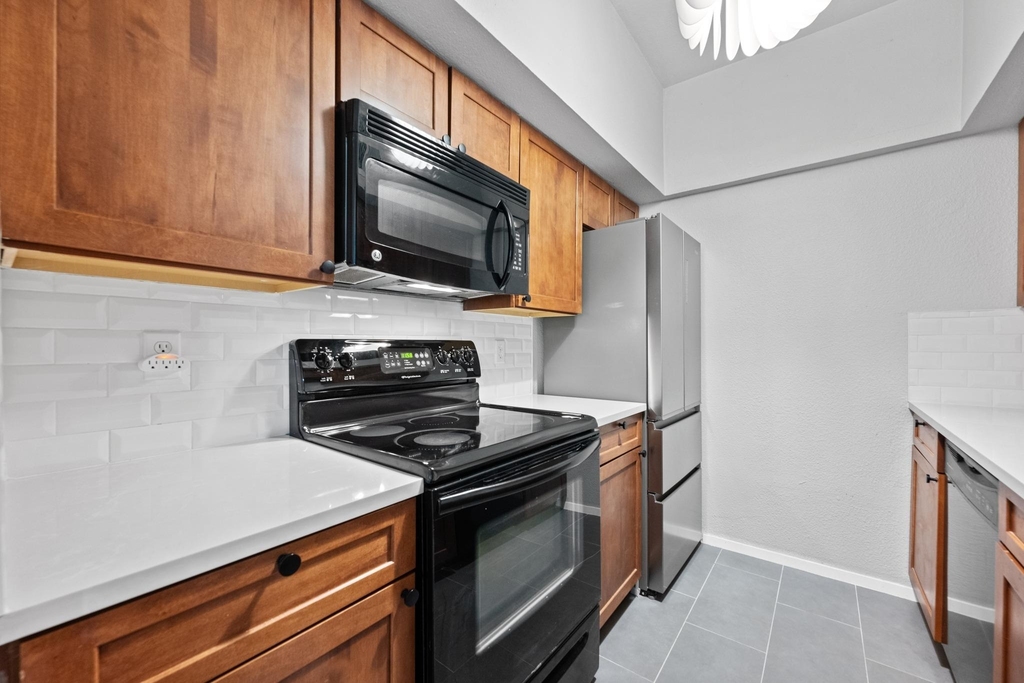 1509 W 39 1/2 St - Photo 7