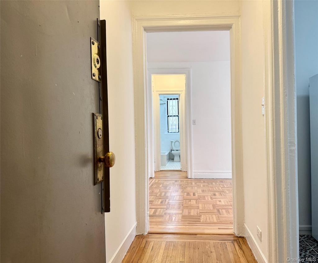 Listing in Bronx 2156 Cruger Ave. - Photo 1