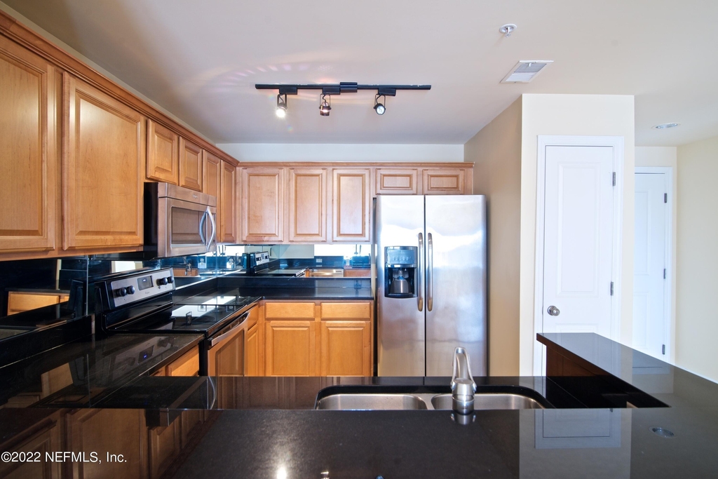 400 E Bay Street - Photo 54