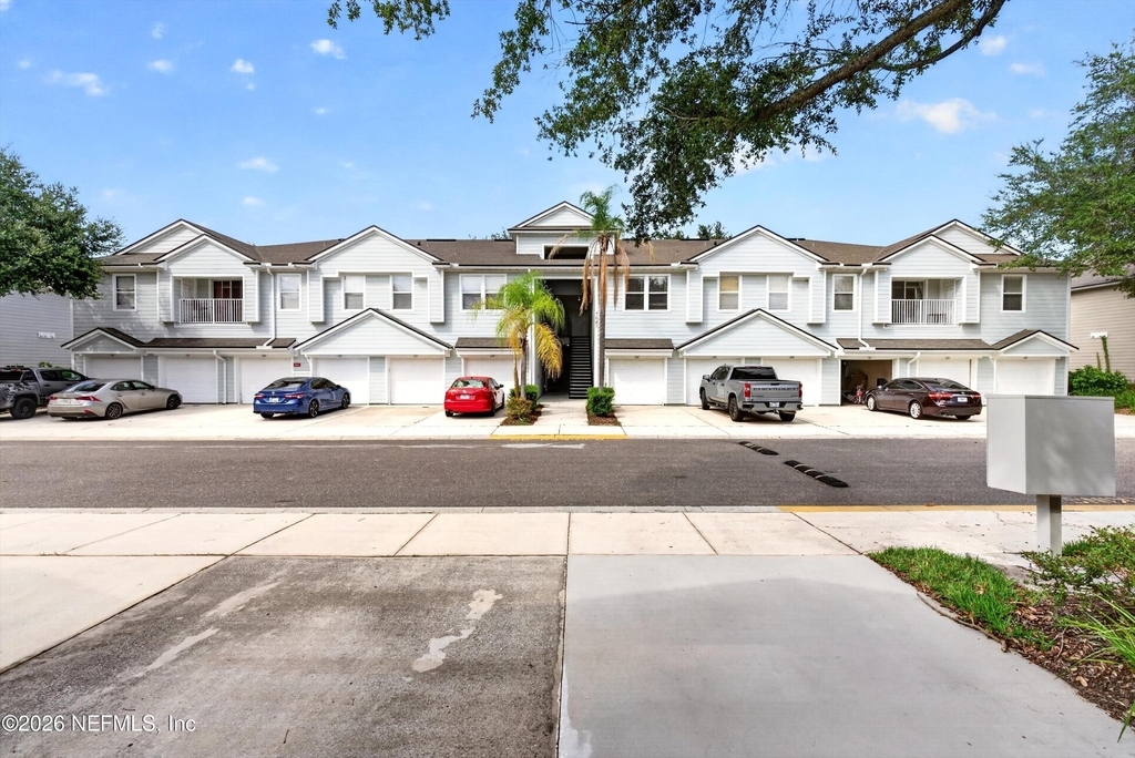 7047 Deer Lodge Circle - Photo 1