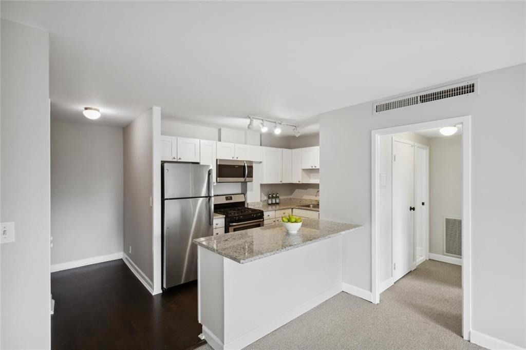 2285 Peachtree Road Ne - Photo 4