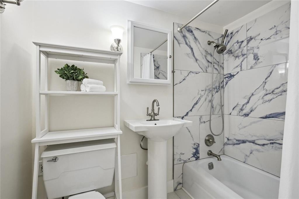 2285 Peachtree Road Ne - Photo 8