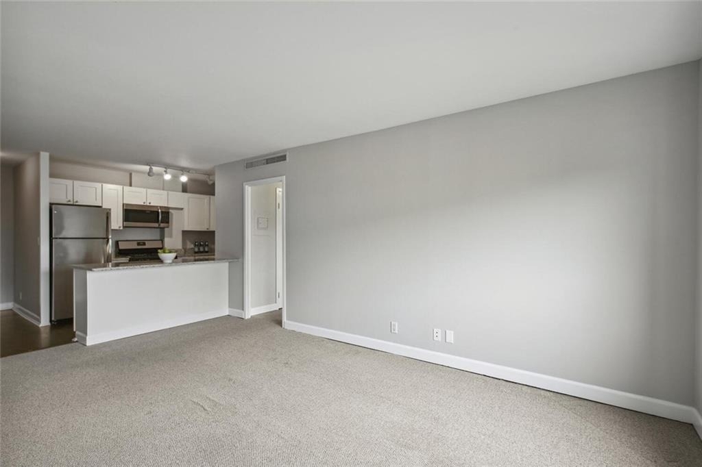 2285 Peachtree Road Ne - Photo 5
