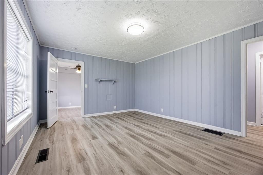 421 E Crogan Street - Photo 1