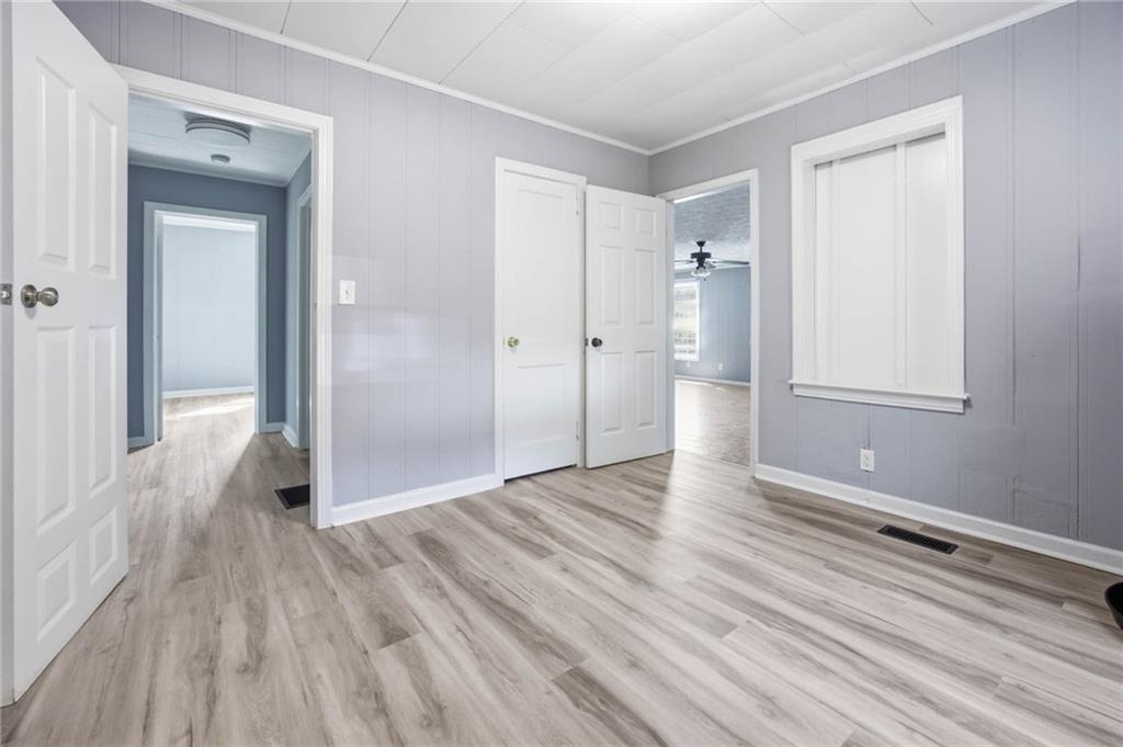 421 E Crogan Street - Photo 9