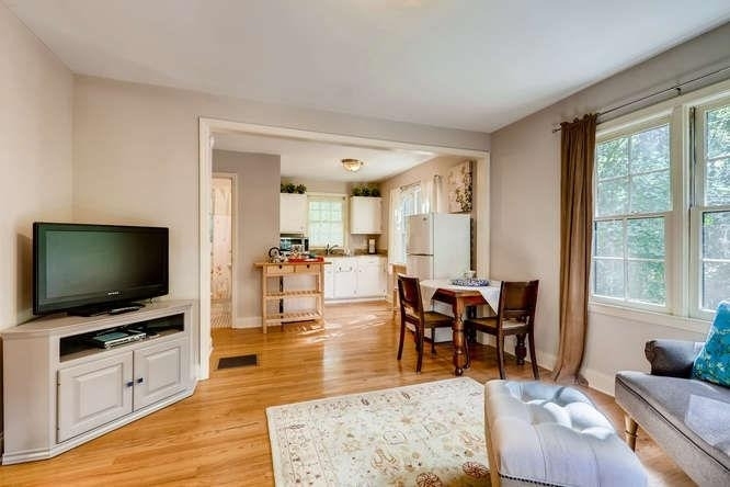 203 E Davis Unit B Street - Photo 2