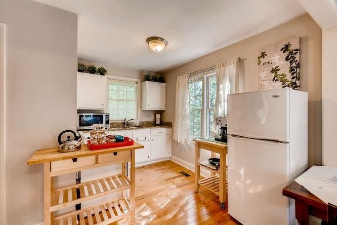 203 E Davis Unit B Street - Photo 3