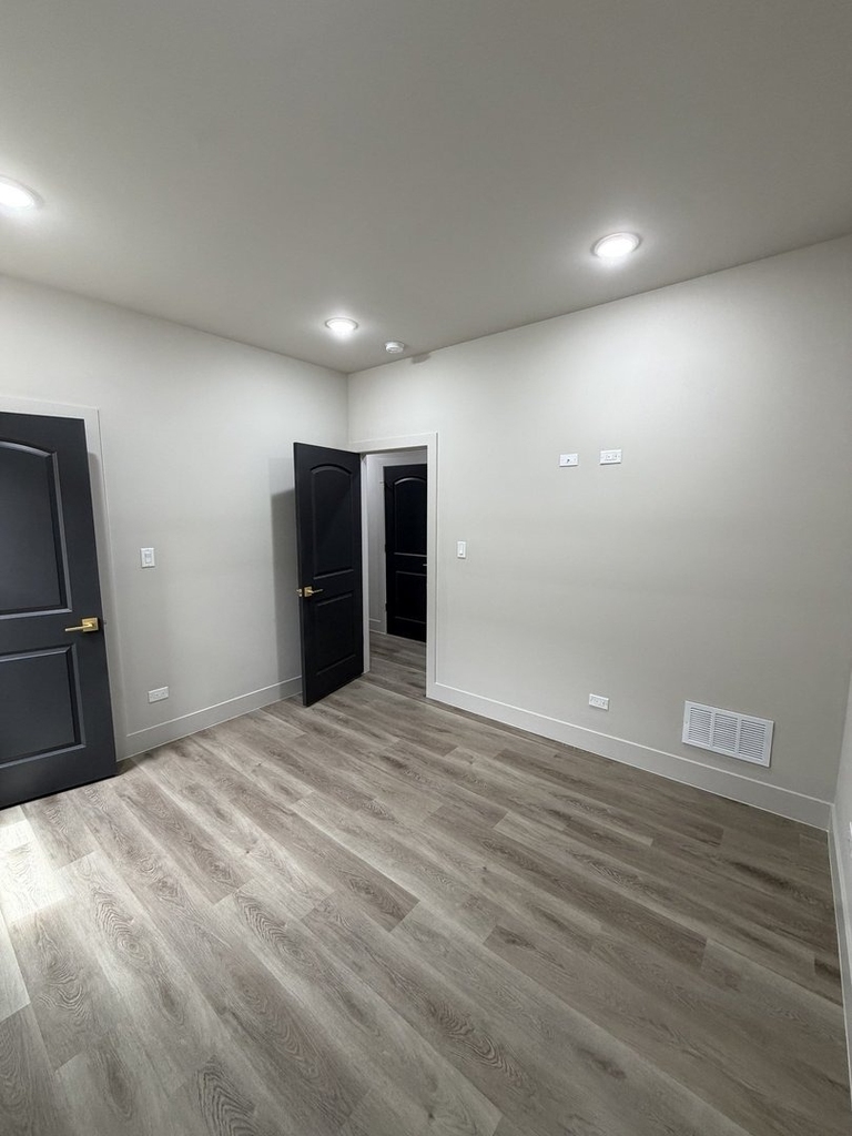 6603 S Langley Avenue - Photo 3